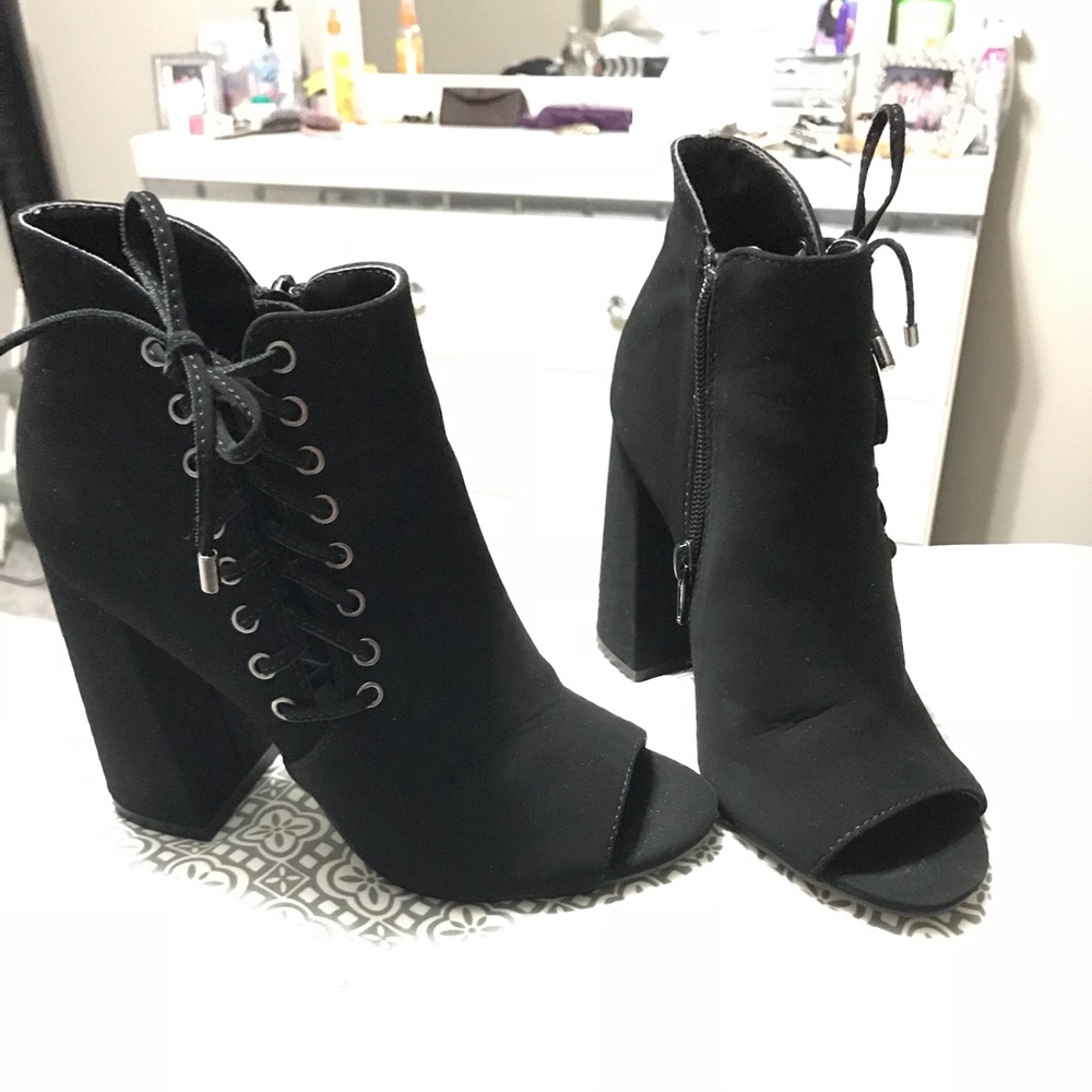 Black Peep toe heels size 6